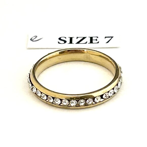 Gold Tone Ring with clear rhinestones, Size 7 Unisex - Picture 2 of 3